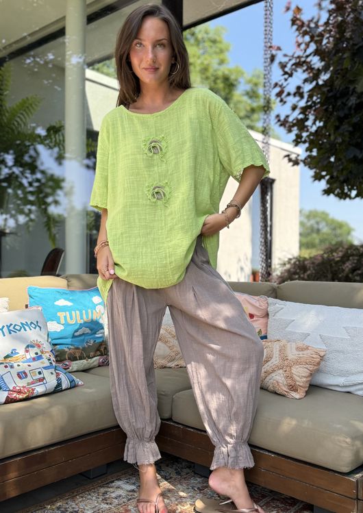 Izi Cheesecloth Button Tee Lime